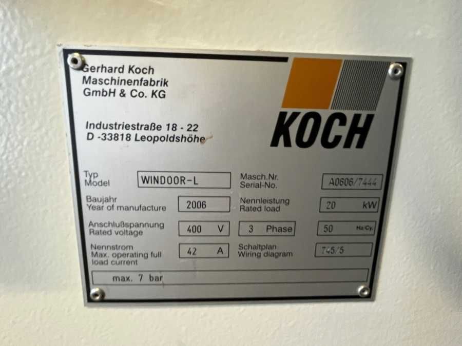 Centrum CNC wiercenie frezowanie i wbijanie kołków na klej - KOCH