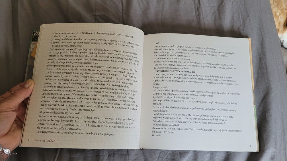 Pierwsze Abecadło i Książką połączeni