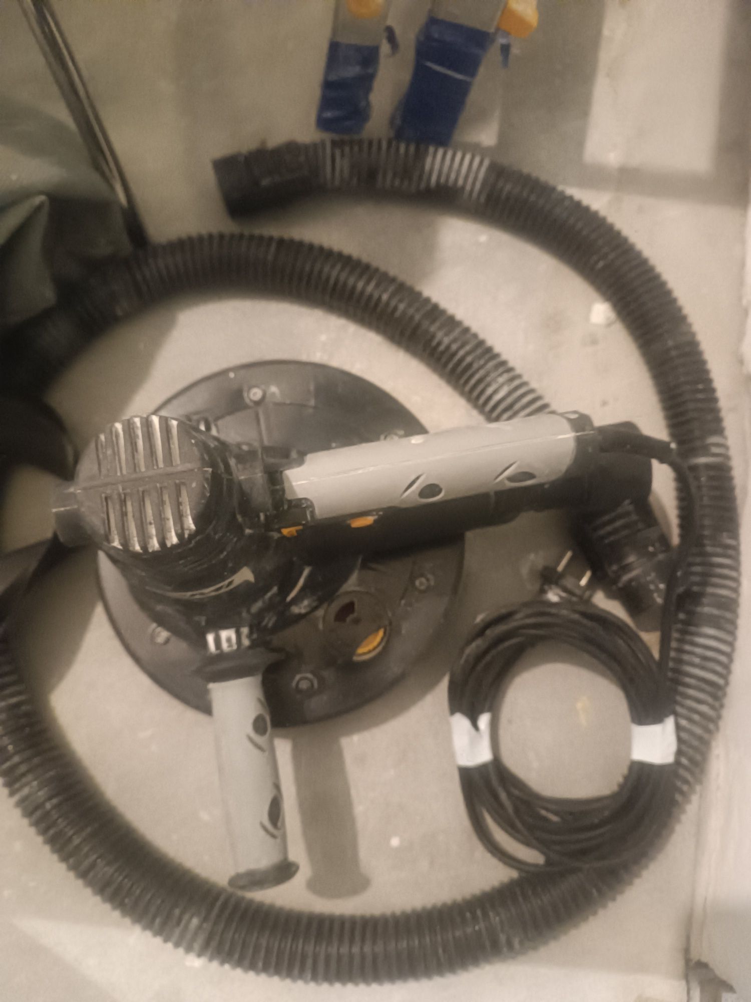Szlifierka bezpyłowa do gipsu CMI 750W