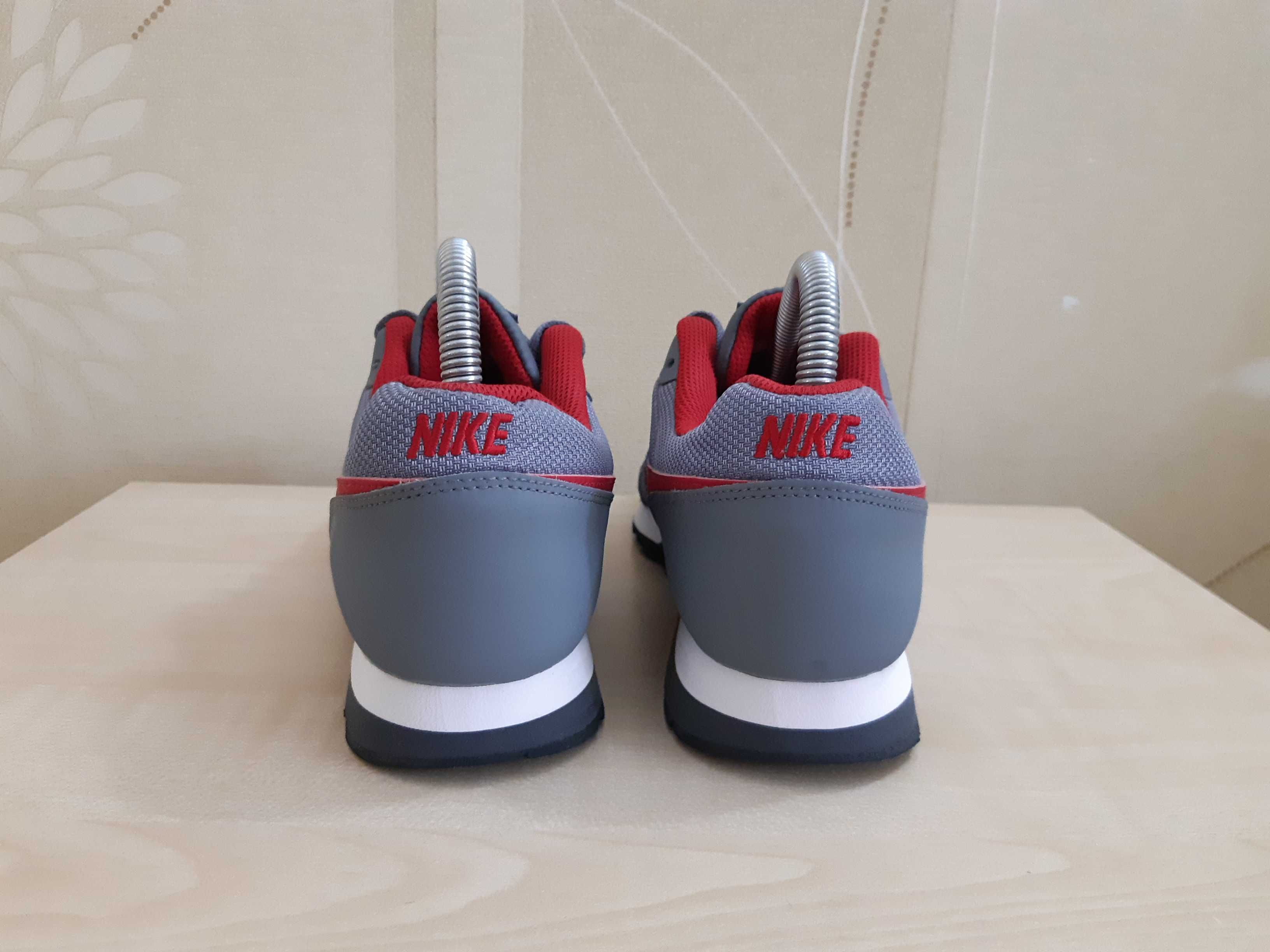 Кросівки Nike Md Runner 2 оригінал розмір 38