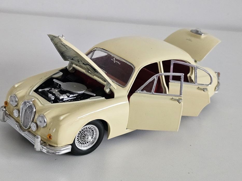 Jaguar mark II z 1959 maisto skala 1/18