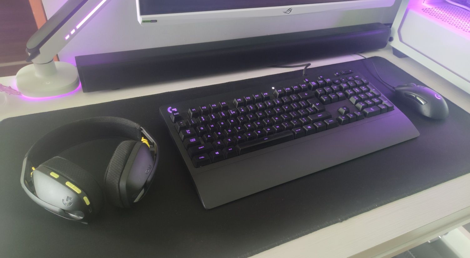 Комплект Logitech: клавіатура G213/мишка G403 Hero/навушники G435