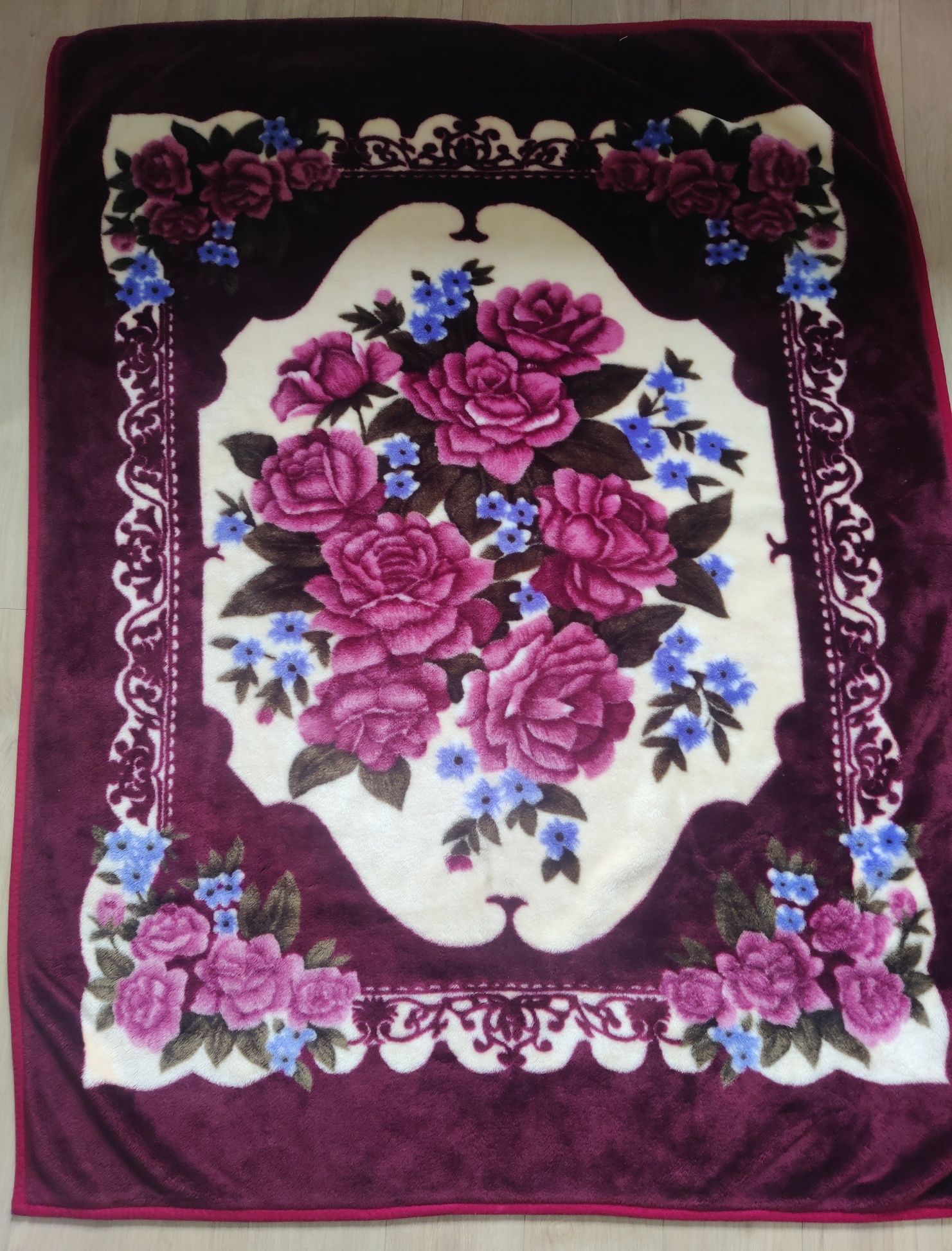 Koc akrylowy, gruby, ciepły, dla mamy, babci 145x190cm kwiaty bordo