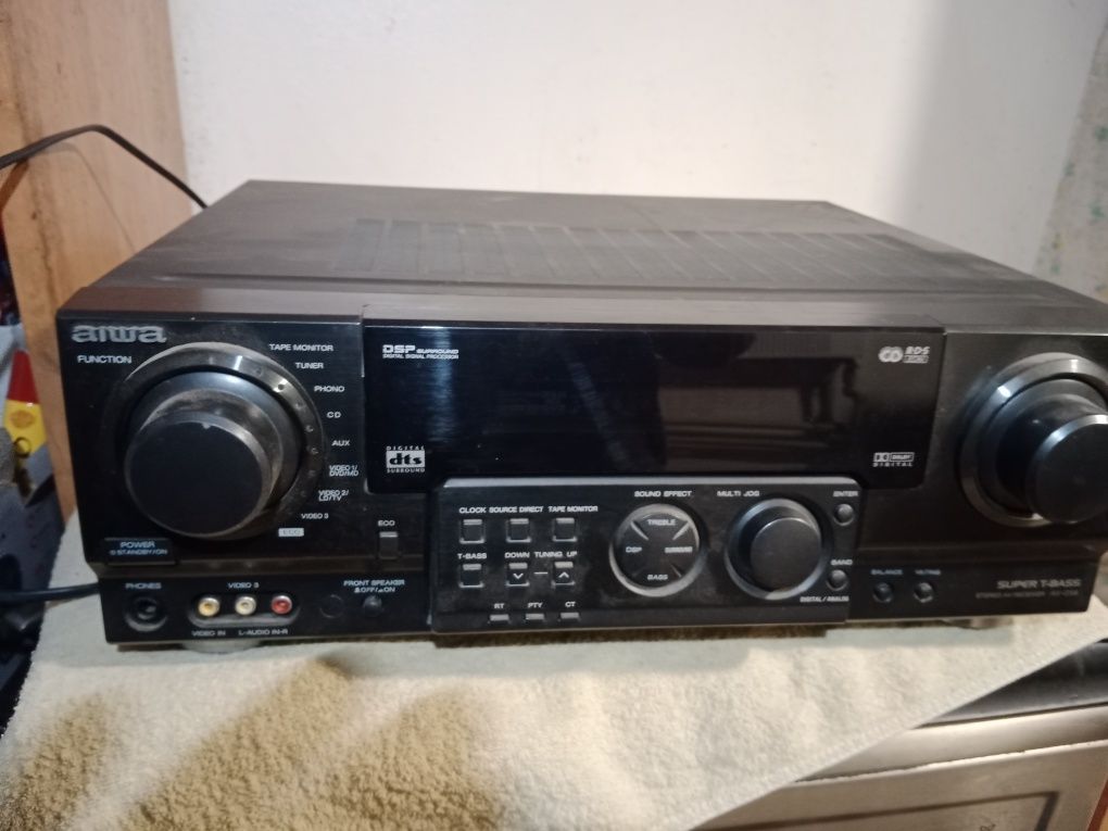 Amplituner Aiwa.  AV- D 58 EZ