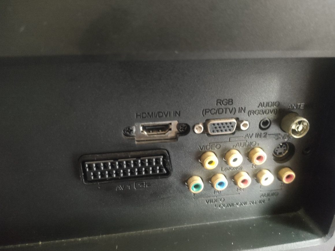 TV LG impecável sem riscos e impecável a trabalhar