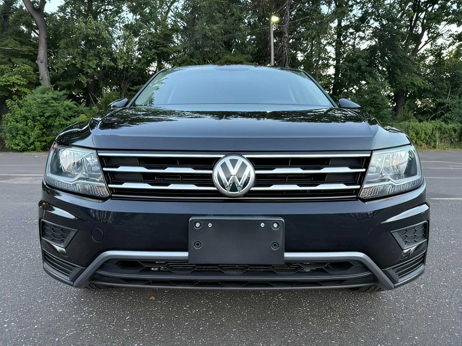 Volkswagen Tiguan      2021