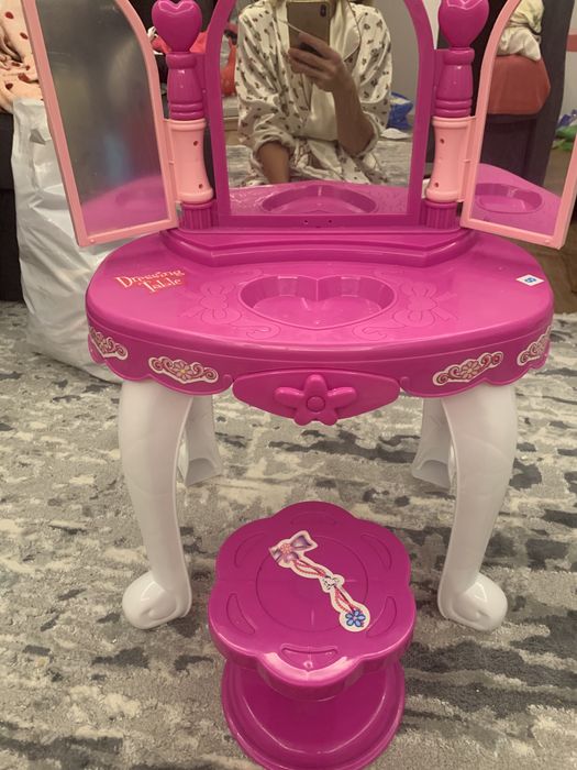 Трюмо для дівчинки