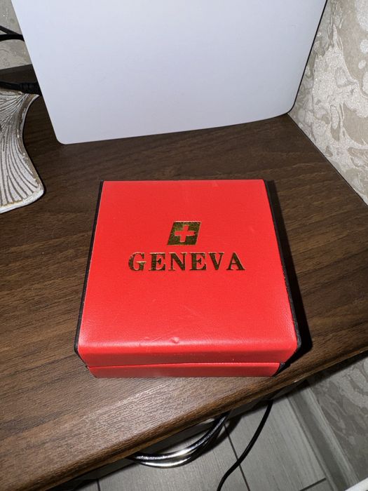 Парні годинники, набір годинників geneva