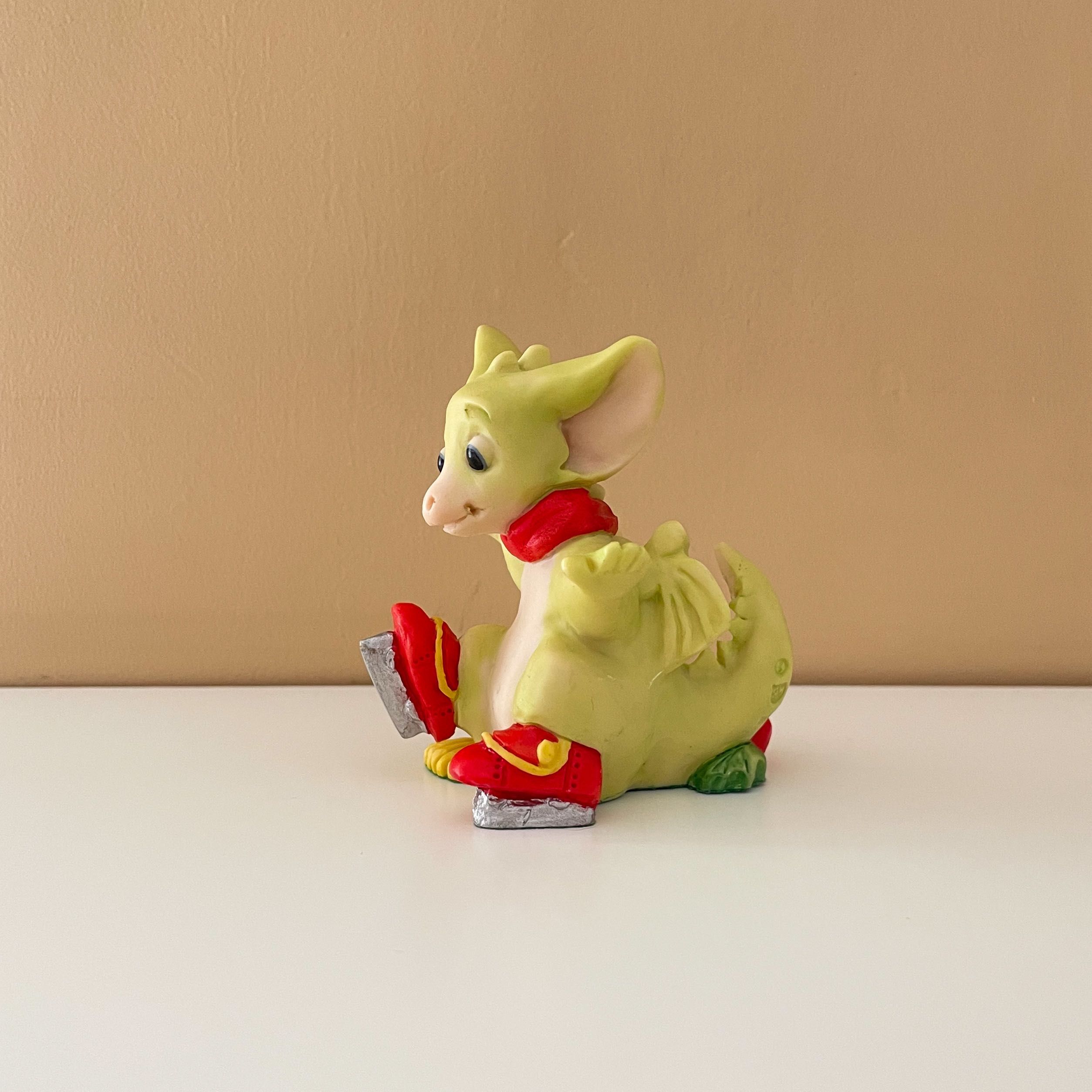 Figurka Whimsical World of Pocket Dragons - „Christmas Skates”, 1995