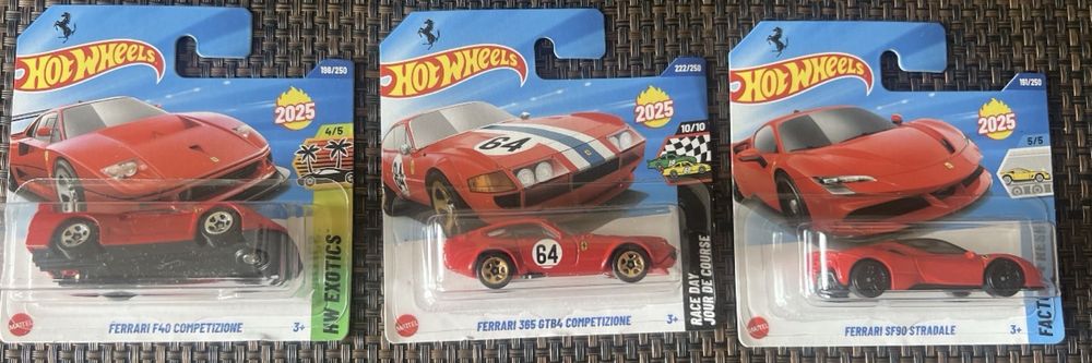 Hot Wheels Ferrari 365, F40, SF90 komplet 3 aut
