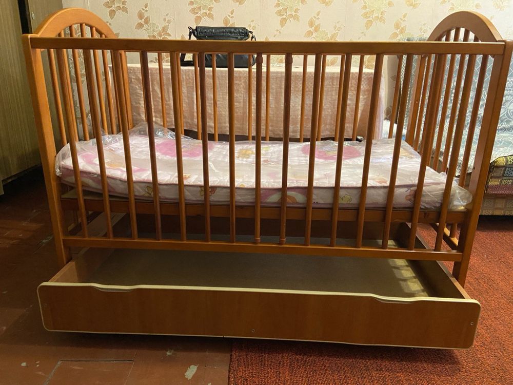 Детская кроватка(бамбуковый матрас)
