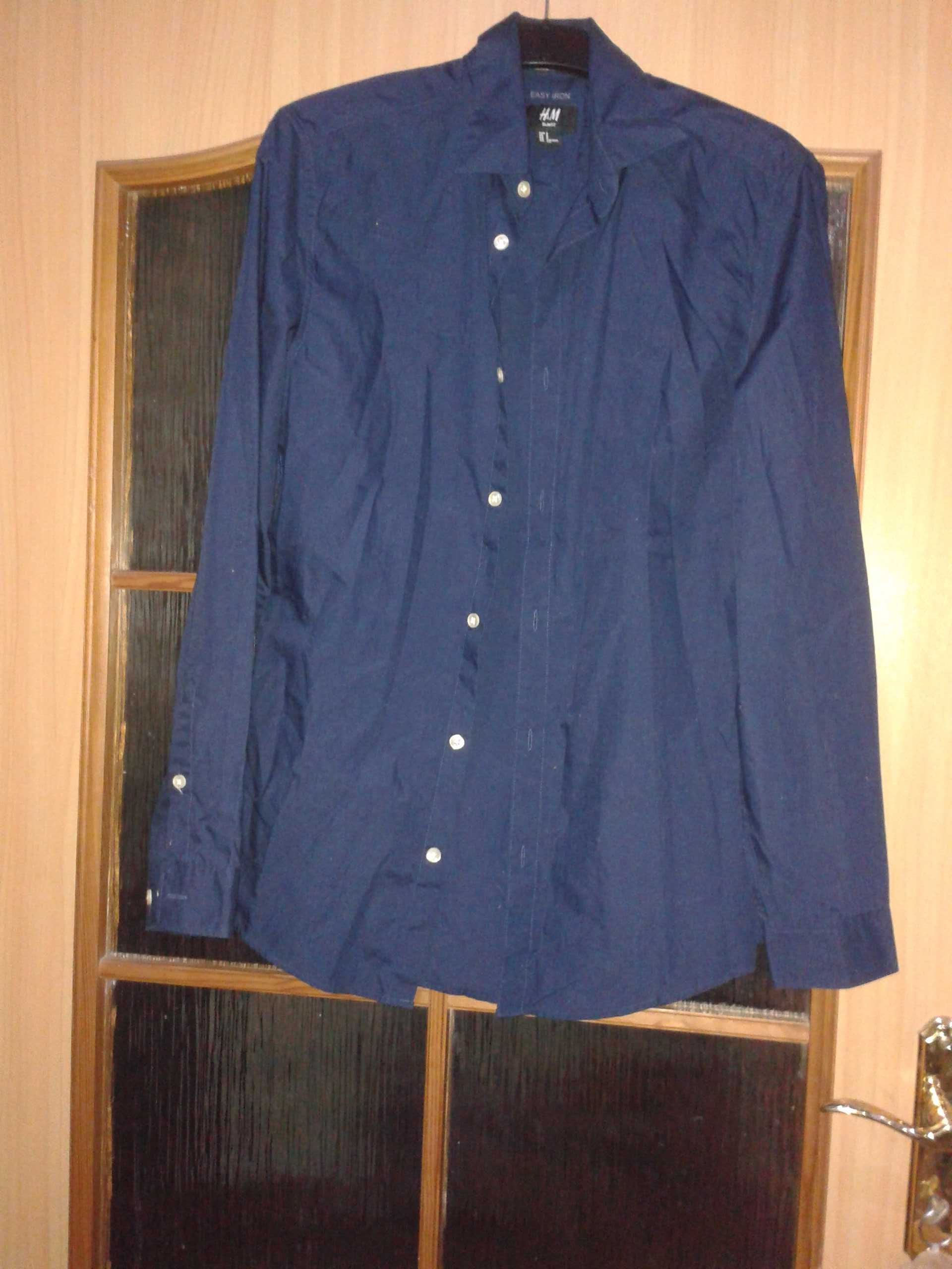 Koszule S, M markowe na ok.170 cm wzrostu.