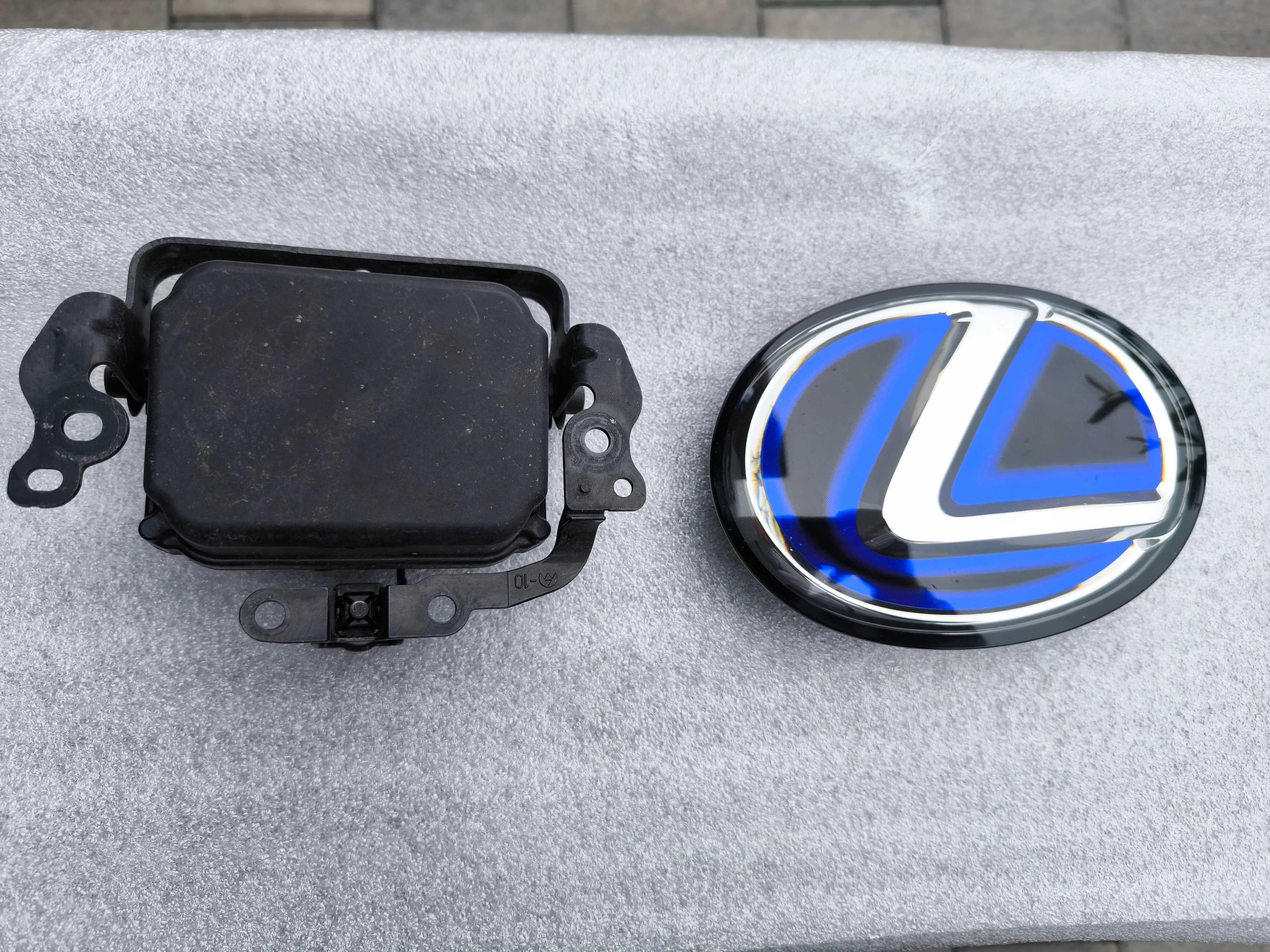Radar + emblemat Lexus RX od 2016