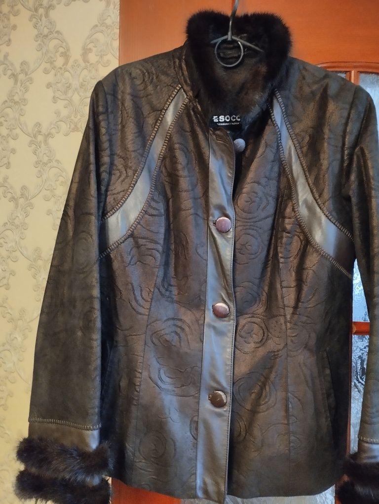 Продам шкіряну куртку