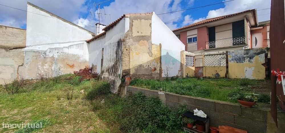 Ruina em Gândara dos Olivais , Leiria - Oportunidade Única