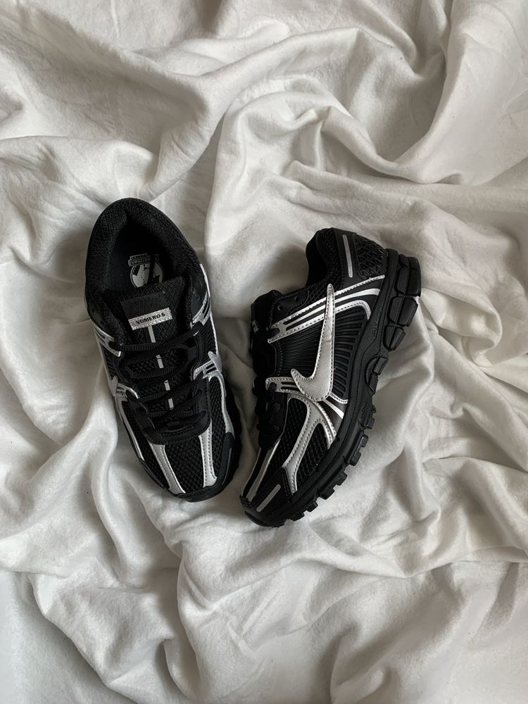 Nike zoom vomero 5 40-42р