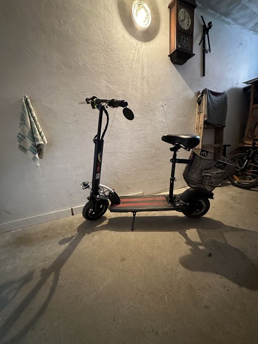 Hulajnoga elektryczna razor 360