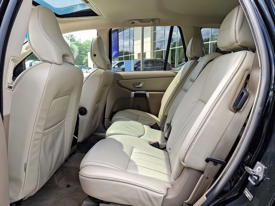 Volvo XC90      2013