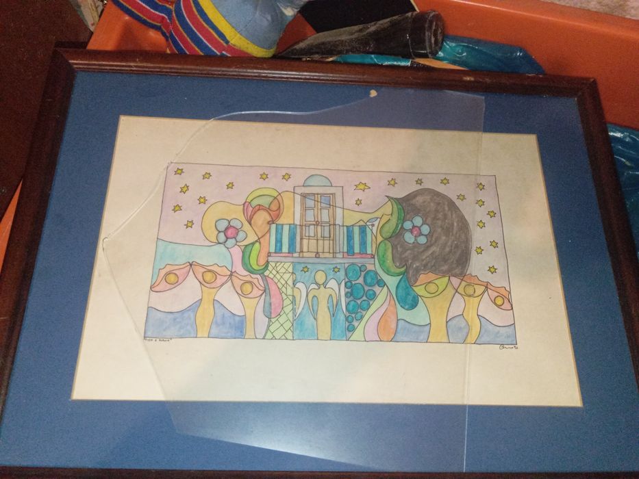 Pintura desenho assinado metade do vidro lá  ao consigo tirar