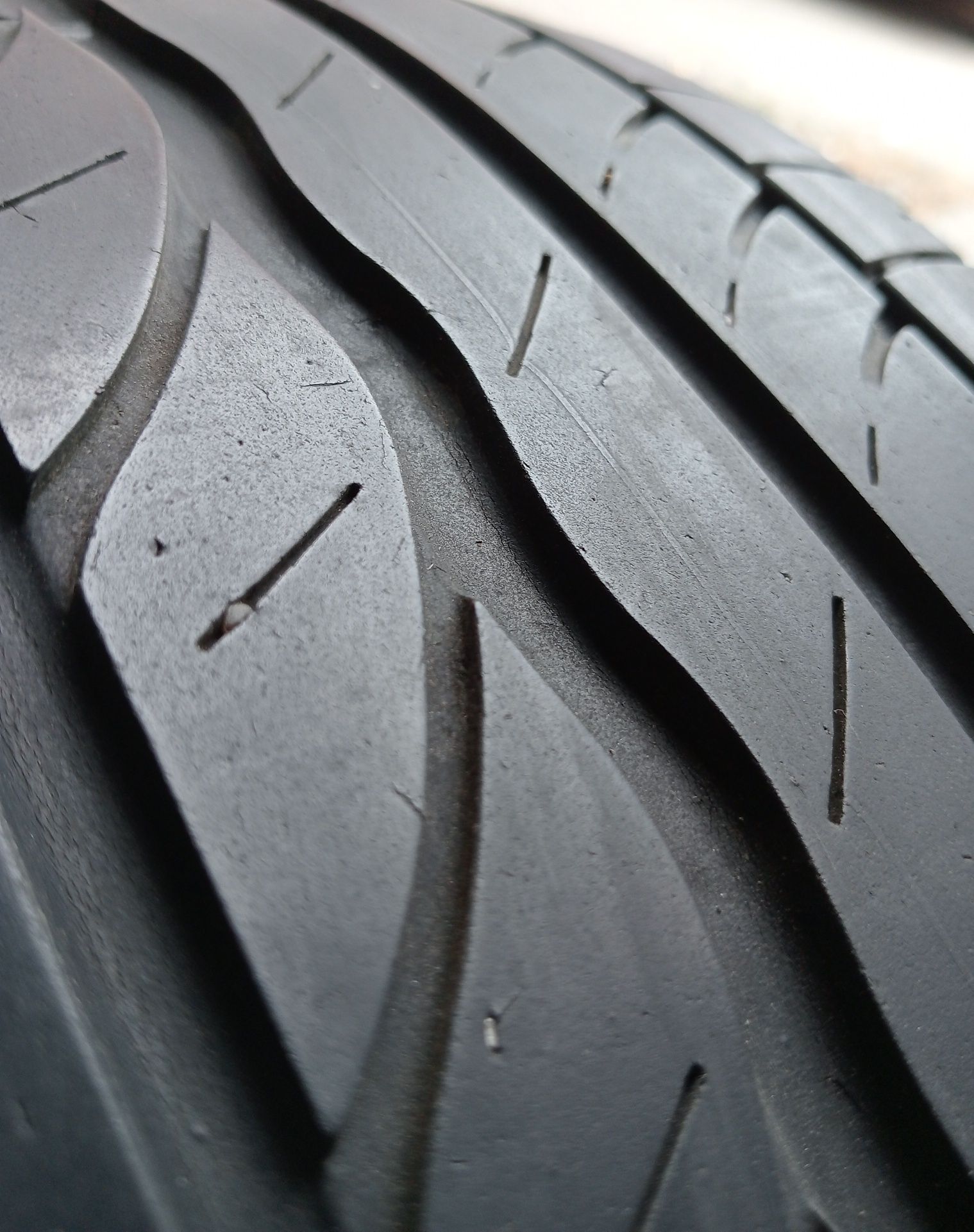 Opona letnia 225/45/18 bridgestone