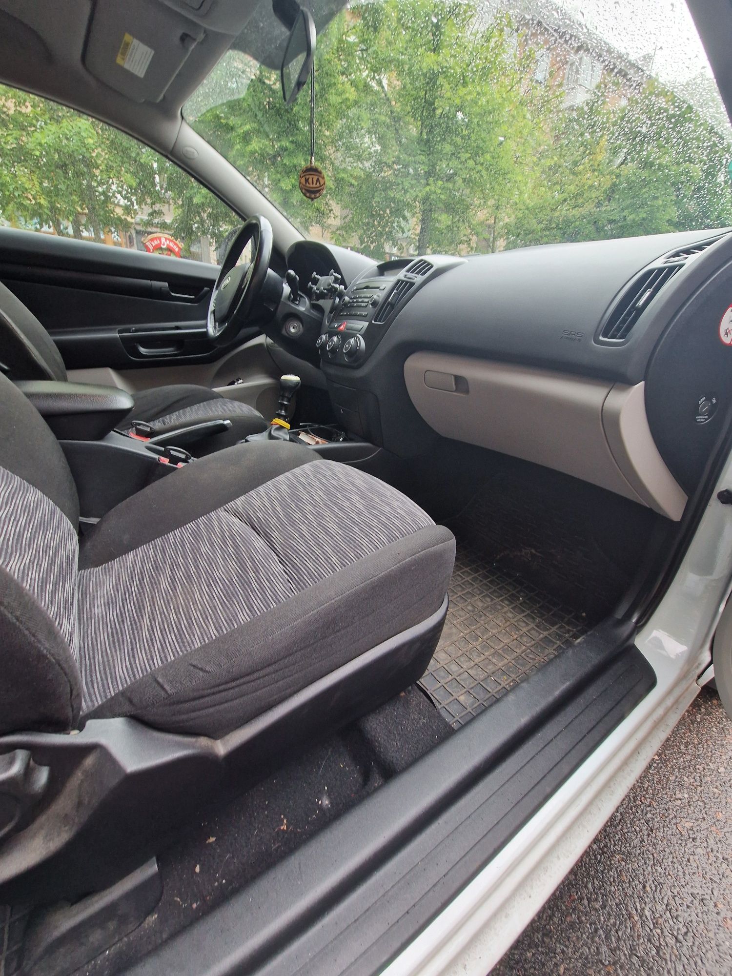 Kia pro cee'd 1.6 бензин