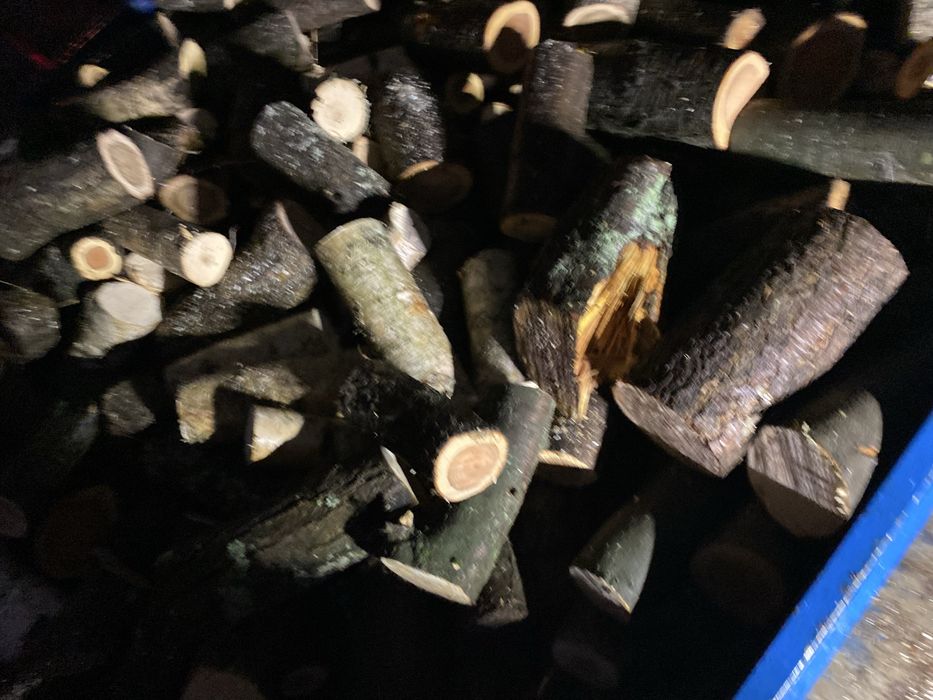Sprzedam drewno opalowe komnikowe możliwy transport