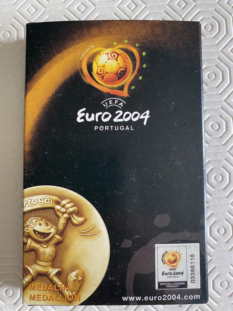 Euro 2004 - medalha, postais, fanbook