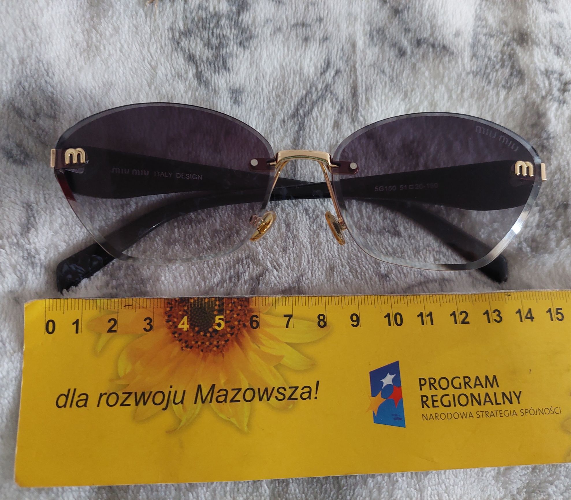 Okulary przeciwsłoneczne miu miu