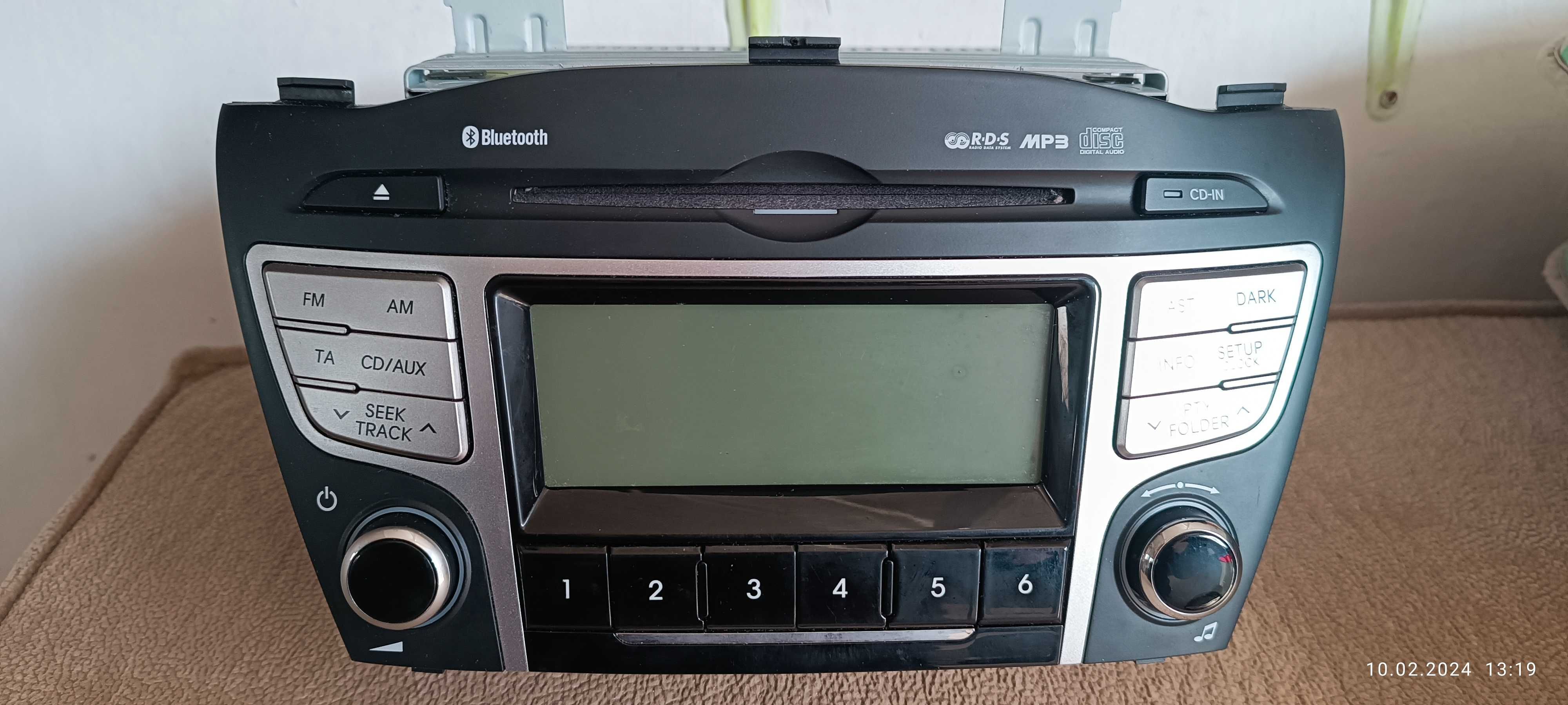 Radio samochodowe fabryczne przeznaczone do samochodu Hiundai IX35