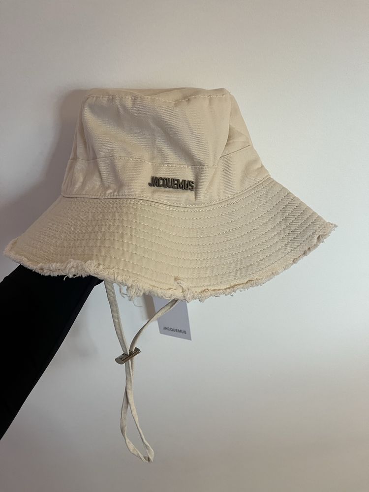 Chapeu da jacquemus bege
