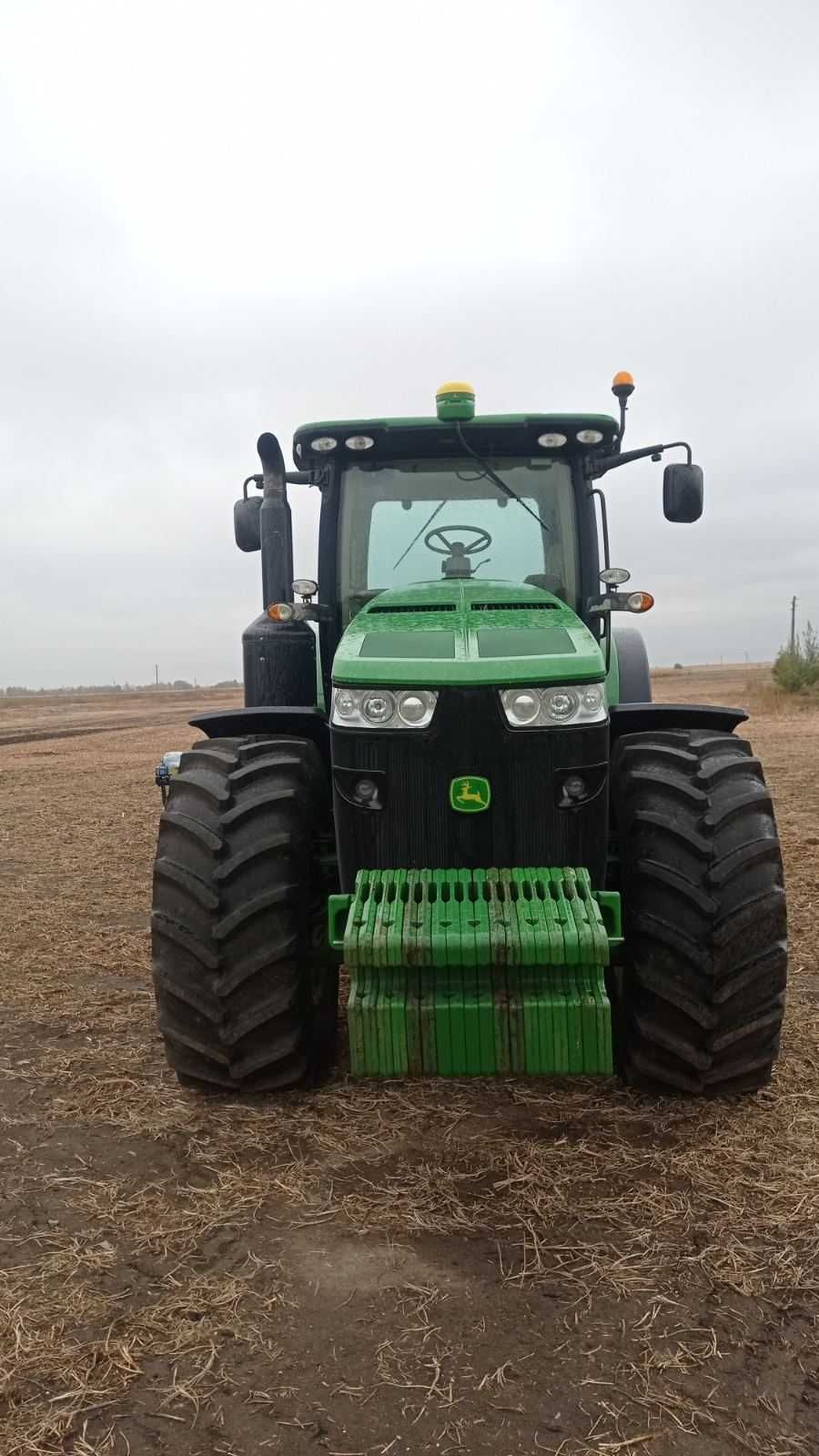 Трактор John Deere 8335 R 2013 рік