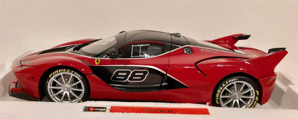 1/18 Ferrari FXX-K#88 - Burago signature