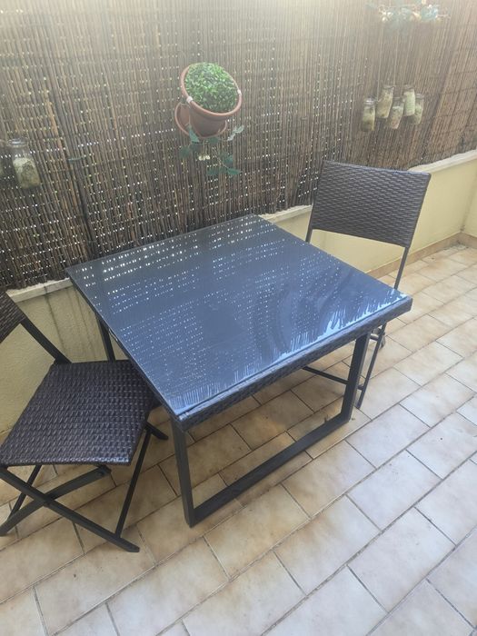 Mesa com 2 cadeiras para área externa