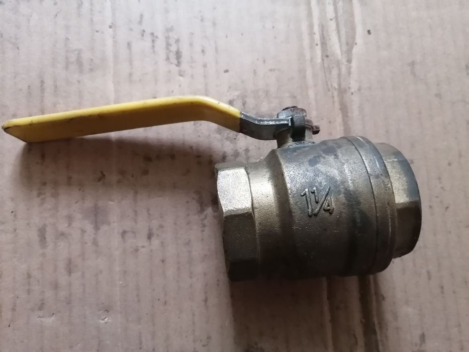 Шаровый кран 1 1/4 новый