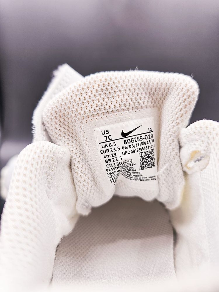 Buty dziewczece Nike roz.23,5