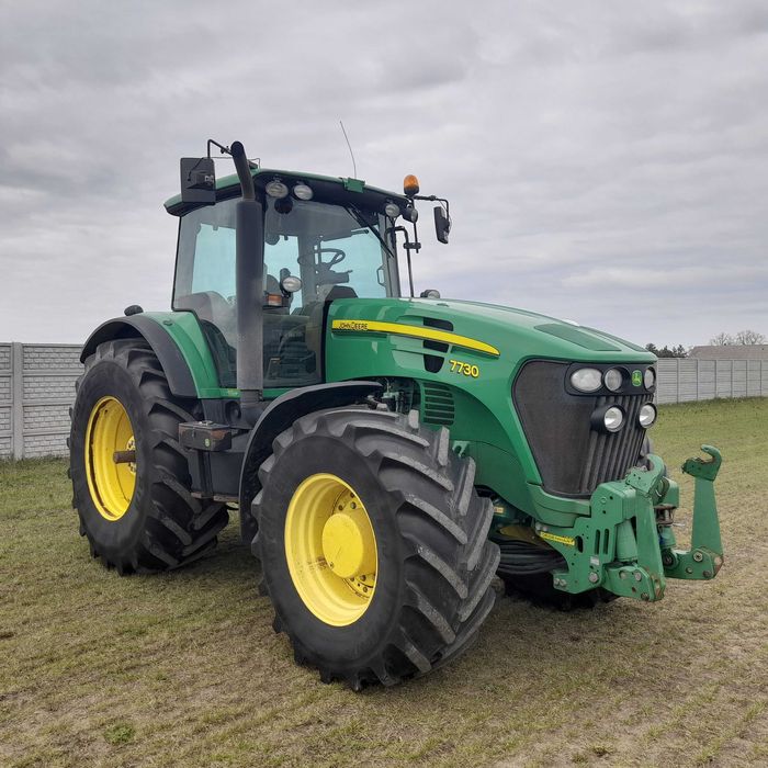 Ciągnik John Deere 7730