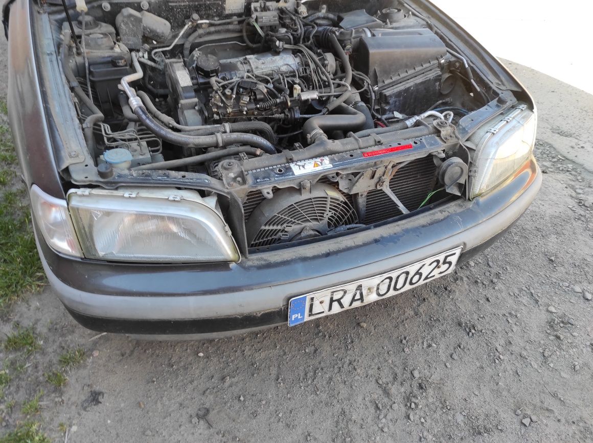 Капот Вольво В40 Volvo V40