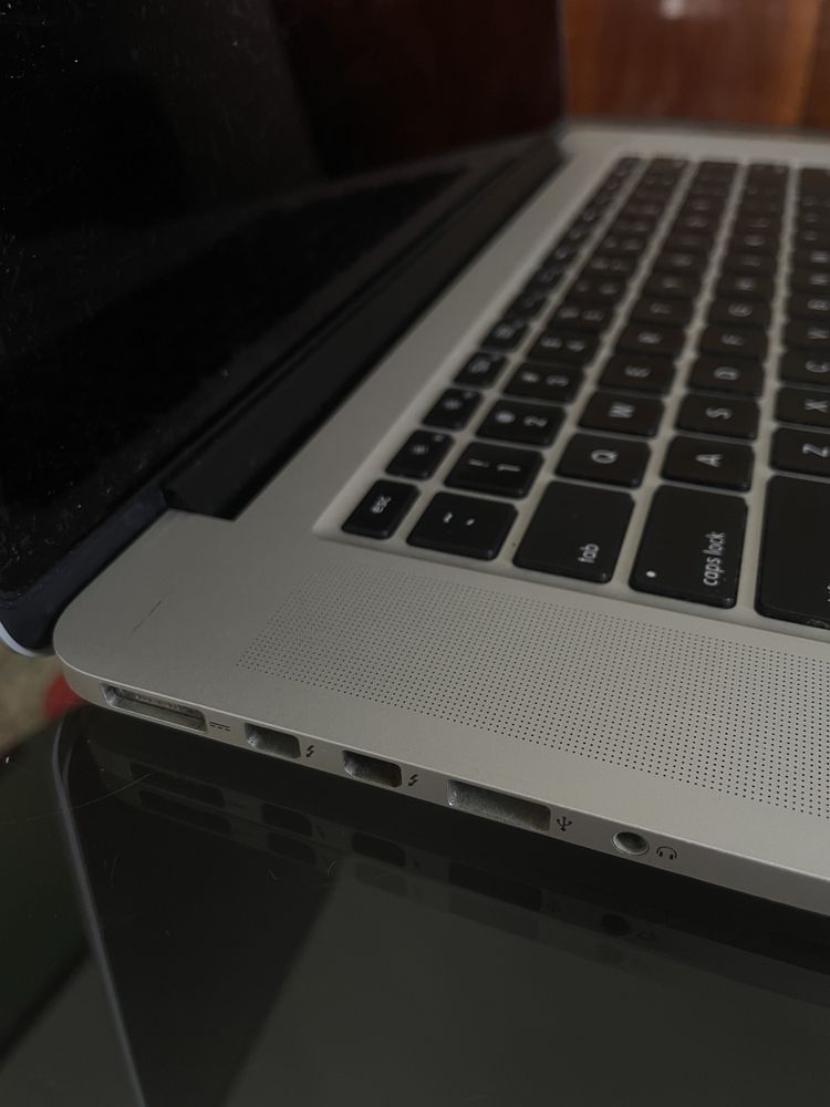 MacBook Pro 15,4” Intel Core i7