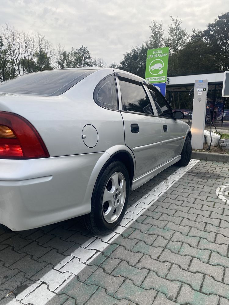 Opel Vectra B 2.0