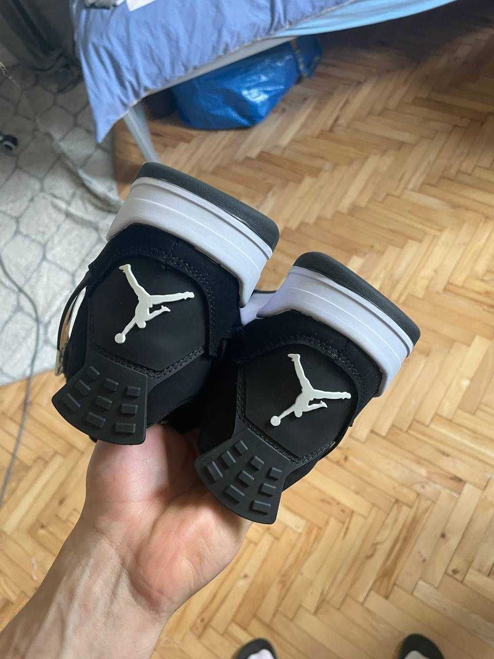 Air jordan 4 White thunder 43