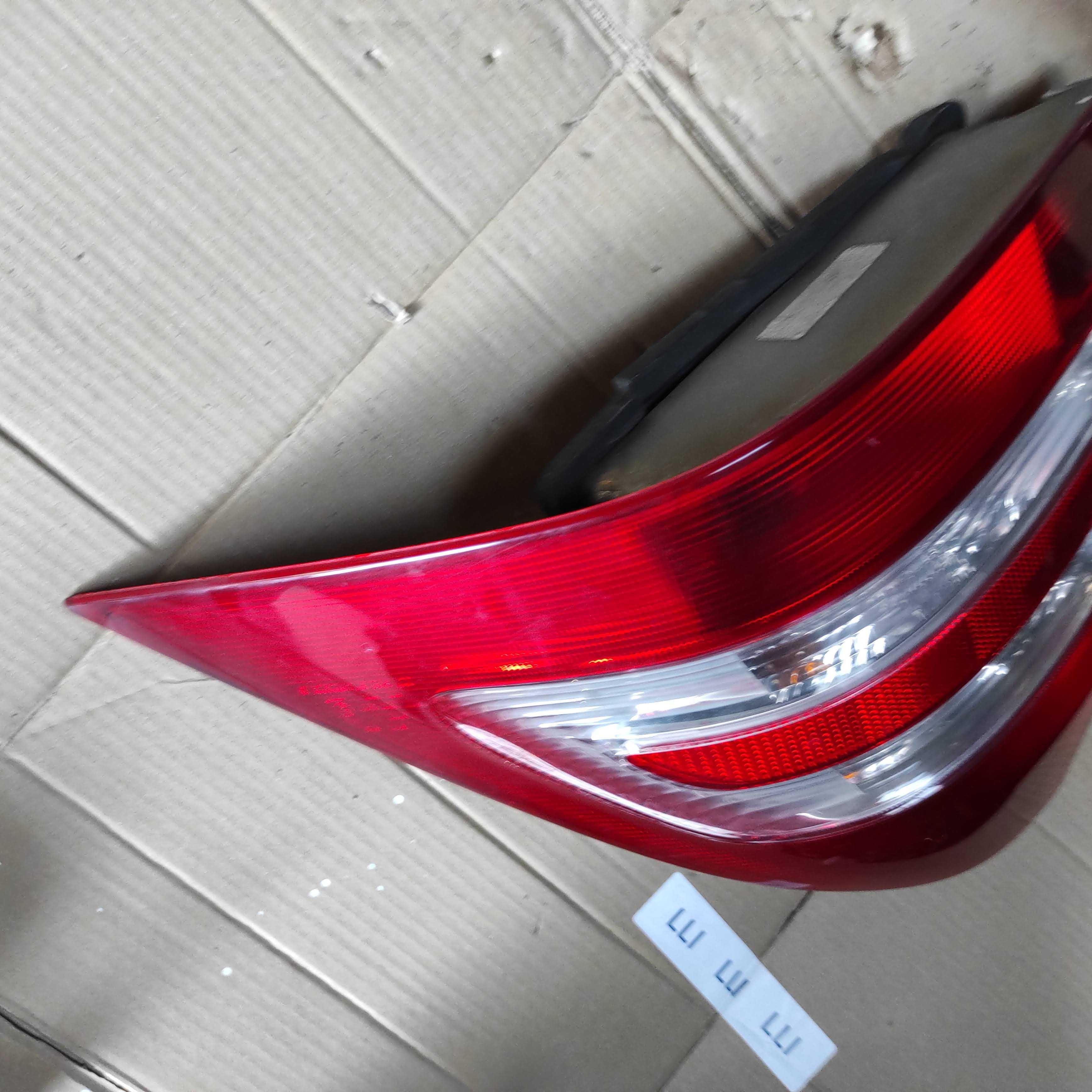 Lampa Tył Prawa Lewa Mercedes W 203 Sedan Komplet