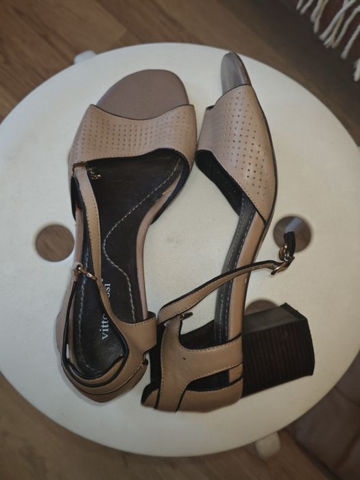 Літні босоніжки з перфорацією