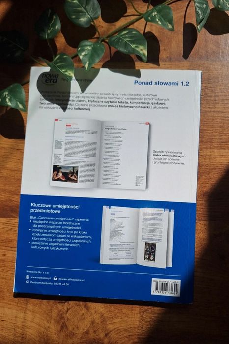 Podręcznik nr .1 część 2
Posiada jedynie lekkie zagniecenia oktadki Ma