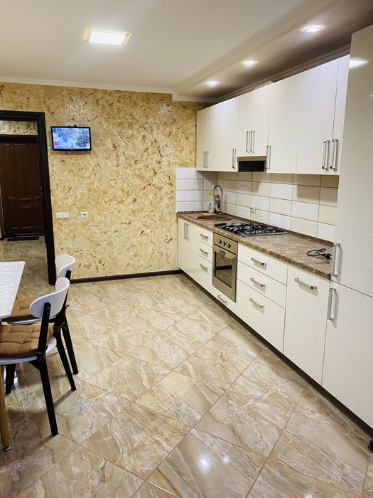 Квартира подобово ,район Вишенька ,Келецька 99 б,новобуд