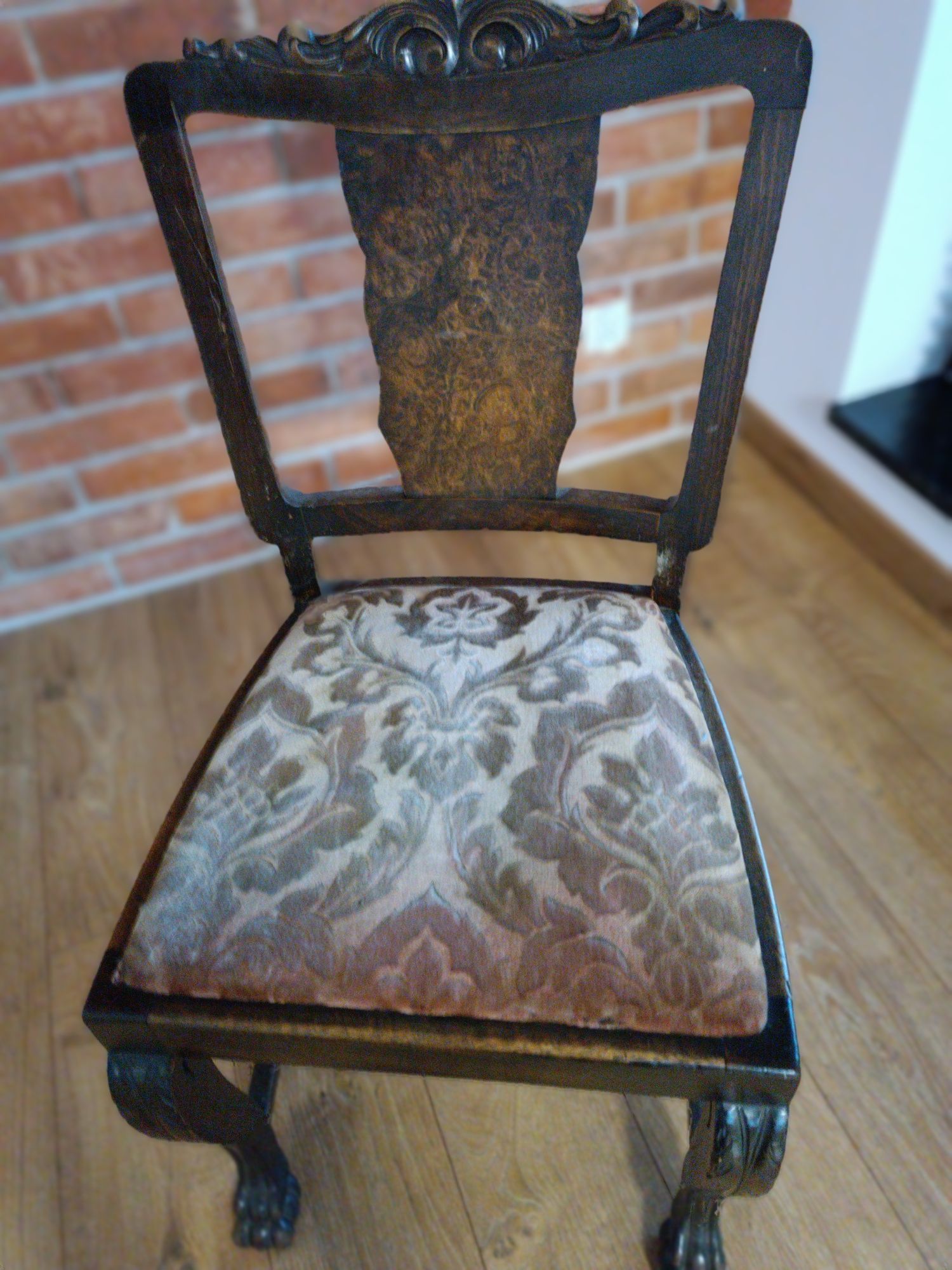 Krzesło zabytek antyk