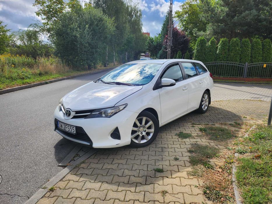 Toyota Auris Kombi 2014r - 1.4 D4D (PL - bezwypadkowa)