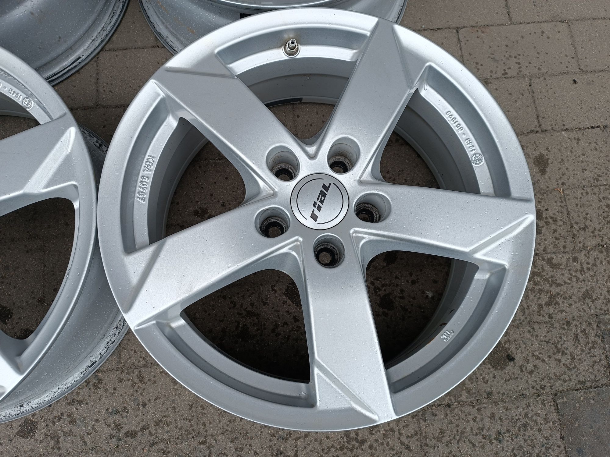 Felgi Alu Nissan Qashqai Juke Tiida Renault Kadiar 5x114.3 ET40 7J17