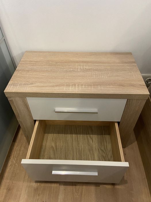 Mesas de cabeceira branco e carvalho natura, como novas