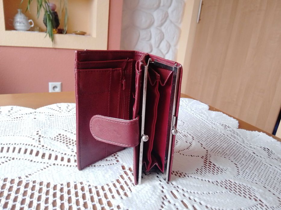 Bordowy porfel RAFFAELLO z wieloma przegródkami  - bdb !!