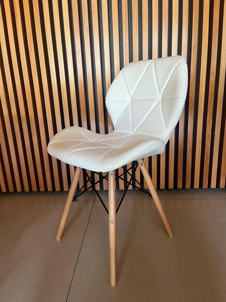 Conjunto de mesa e 4 cadeiras